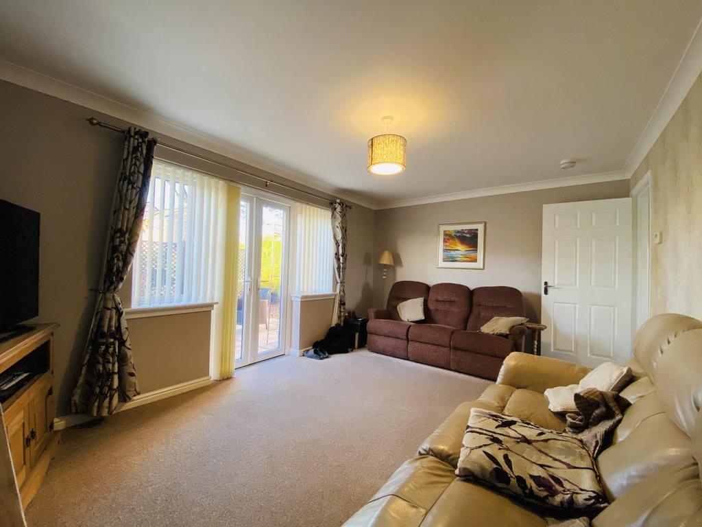 10 Devorgilla Road, Marchfield, Dumfries, DG1 3 FJ
