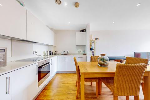 2 bedroom apartment to rent, Vermillion Apartments , Gunmakers Lane, London E3