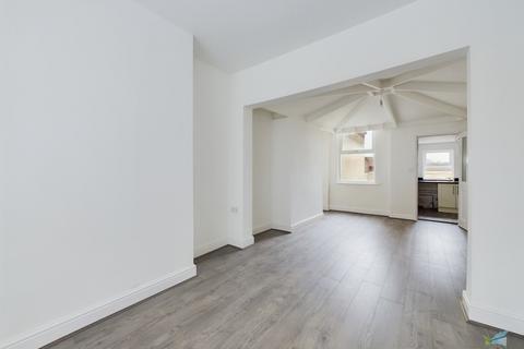 2 bedroom terraced house to rent, Holborn Hill, Wirral CH41