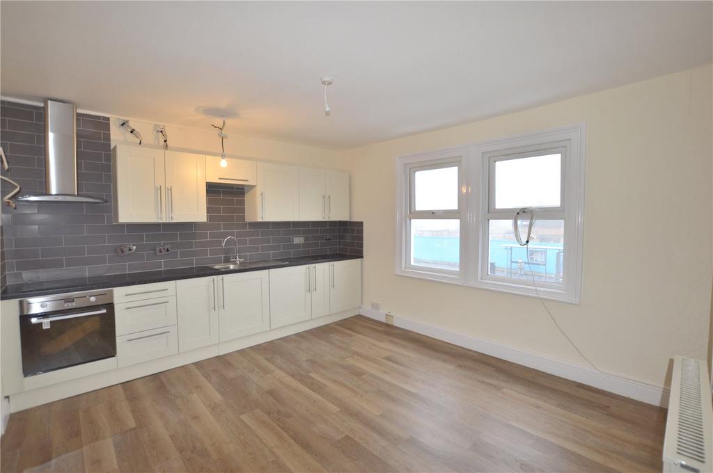 Kitchen/Living Area