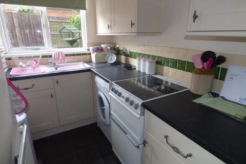 2 bedroom cottage to rent, Bedford Street, Ampthill, Beds, MK45 2NB