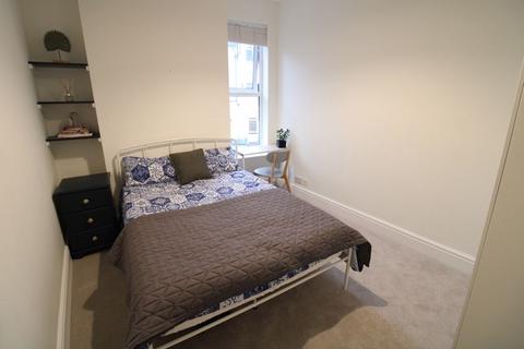 1 bedroom in a house share to rent, Church Drive, Carrington, Nottingham, NG5 2AS