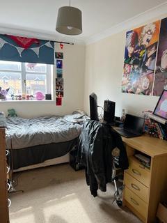 8 bedroom house share to rent, Aspen Grove