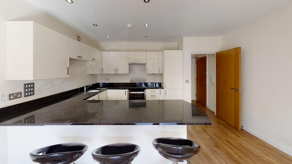 Pinewood House, Epsom Road, Christchurch, GU1 2 bed apartment £1,475