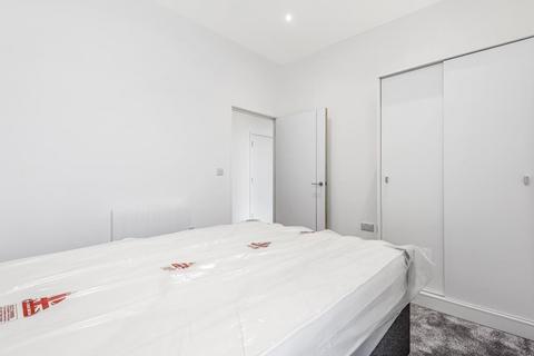 2 bedroom apartment to rent - Thornhill Court,  Headington,  OX3