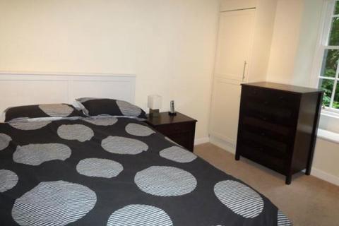 2 bedroom flat to rent, Hart Street, Edinburgh EH1