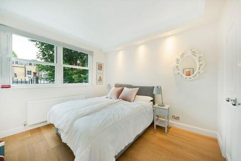 3 bedroom apartment to rent, Lexham Gardens, W8