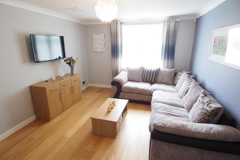 2 bedroom flat to rent, Ladeside, Grandholm, AB22