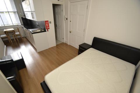 Studio to rent, Doughty Street, Bloomsbury