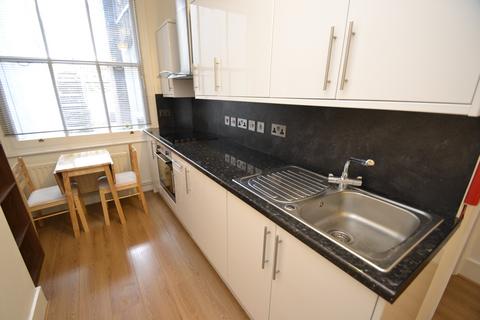 Studio to rent, Doughty Street, Bloomsbury