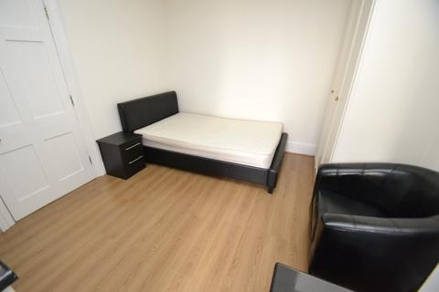 Studio to rent, Doughty Street, Bloomsbury