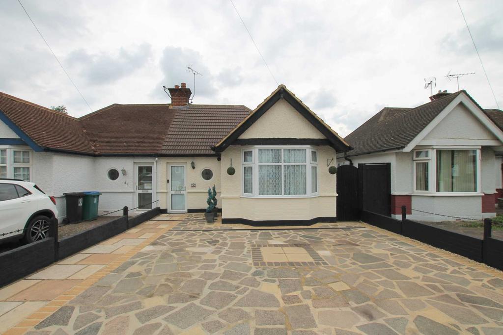 Southfield Avenue, Watford 2 bed semidetached bungalow £465,000