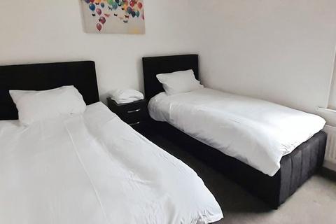 4 bedroom terraced house to rent, Leicester, LE3, West End, Sykefield Road