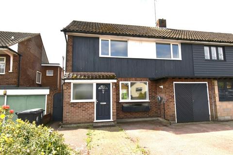 3 bedroom semi-detached house to rent, Onslow Gardens, Ongar