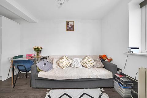 1 bedroom flat to rent, Bowmans Mews, Holloway, London