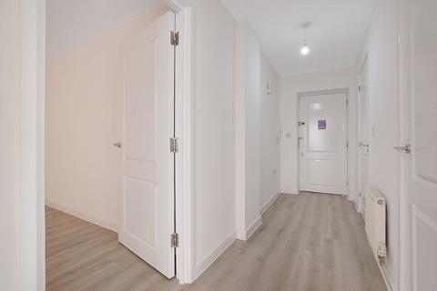 1 bedroom apartment to rent, High Street, Rochester