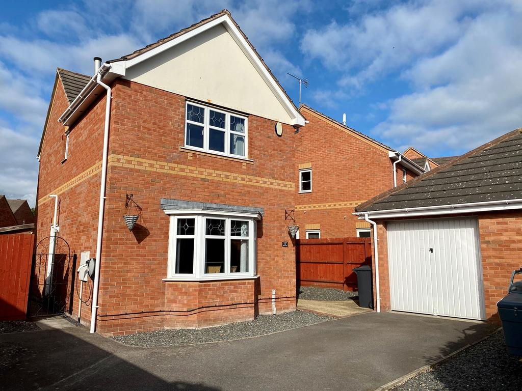 Northbourne Drive, Maple Park, Nuneaton, CV11 3 bed detached house £