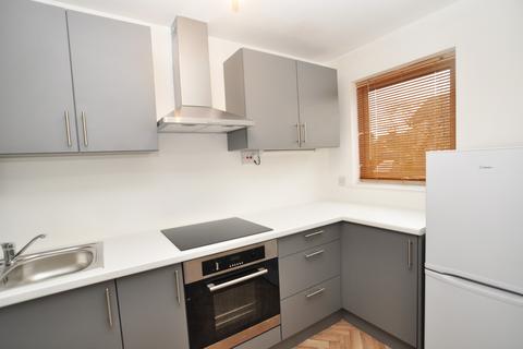 2 bedroom terraced house to rent, Campbell Close, Hitchin, SG4