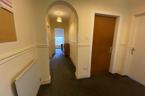3 bedroom flat to rent, Easter Road, Leith, Edinburgh, EH6