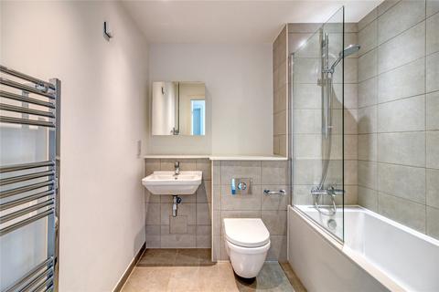 2 bedroom flat to rent, Argo Apartments, 4 Silvertown Way, London