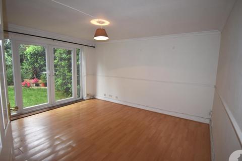 2 bedroom maisonette to rent, Heston, TW5