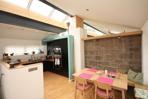 1 bedroom mews to rent, Carlton Terrace Mews, Calton Hill, Edinburgh, EH7