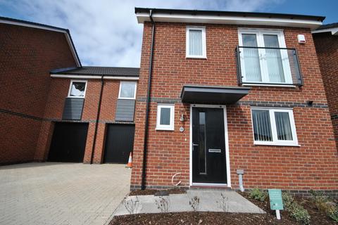 4 bedroom detached house to rent, Cadet Drive, Shirley B90