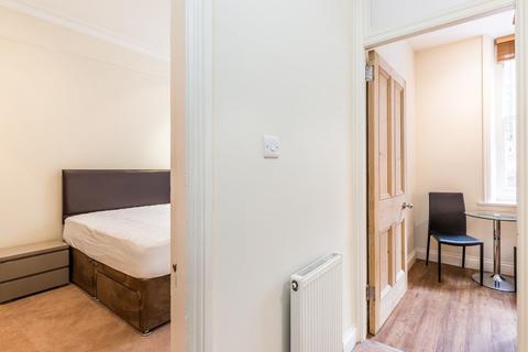 Studio to rent, Charing Cross Road, Covent Garden WC2