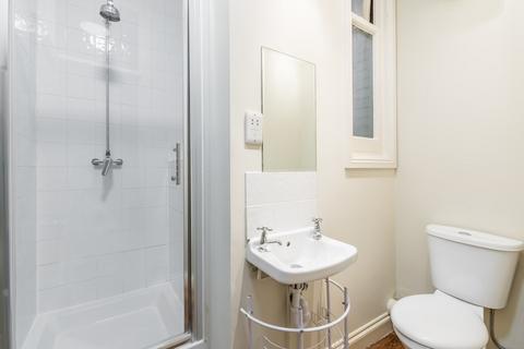 Studio to rent, Charing Cross Road, Covent Garden WC2