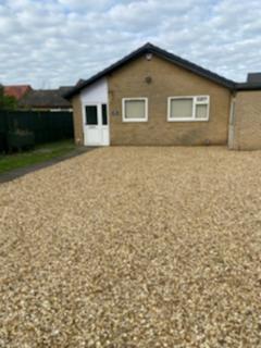 3 bedroom detached bungalow to rent, Hill Rise, Kempston