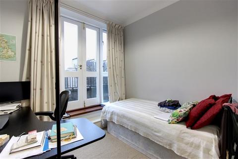 2 bedroom flat to rent, Albany Street, Regent's Park