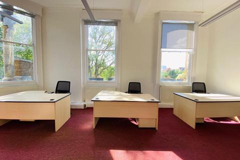 Office to rent - Spacious Bright 1st Floor Office to Rent in Mile End Road E1.