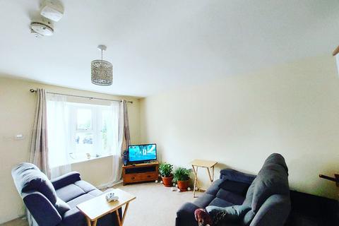 3 bedroom semi-detached house to rent, Alphington