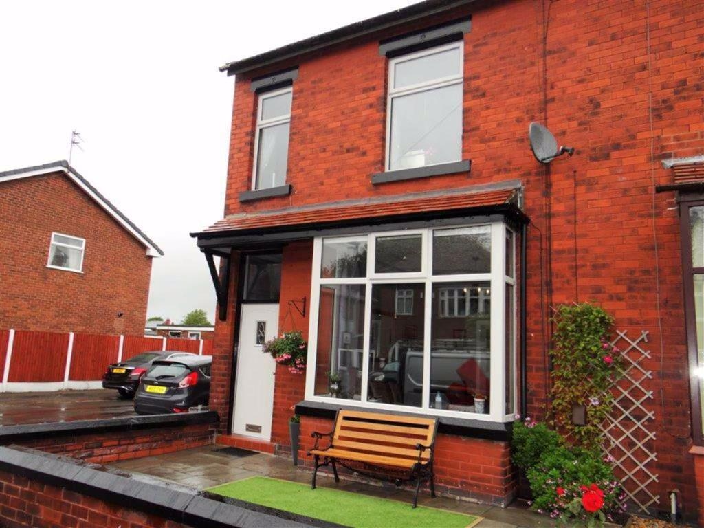 Edale Road, Leigh 3 bed end of terrace house £149,950