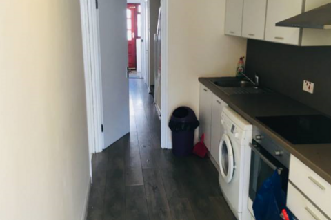 1 bedroom in a house share to rent, St Mary's Road, London N9
