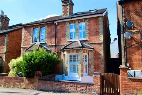 4 Artillery Road, Guildford, GU1 4NN