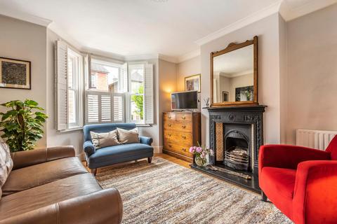 4 Artillery Road, Guildford, GU1 4NN