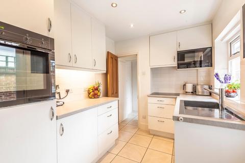 4 Artillery Road, Guildford, GU1 4NN