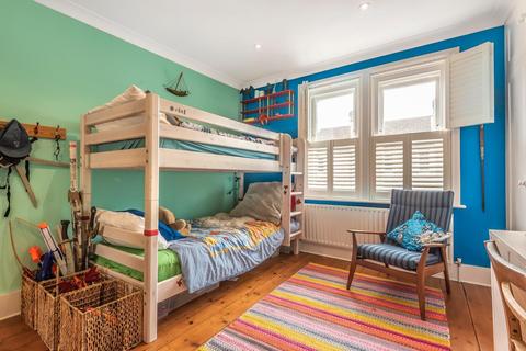 4 Artillery Road, Guildford, GU1 4NN