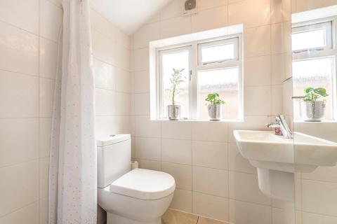 4 Artillery Road, Guildford, GU1 4NN