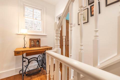 4 Artillery Road, Guildford, GU1 4NN