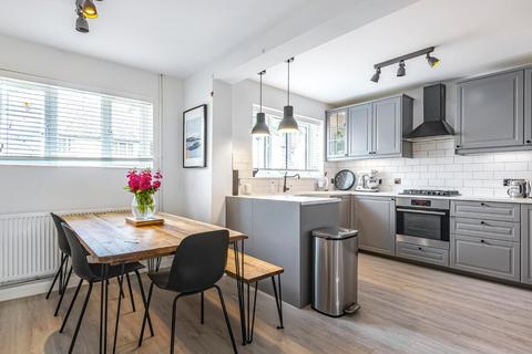 70 Cline Road, Guildford, GU1 3NH