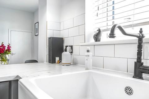 70 Cline Road, Guildford, GU1 3NH