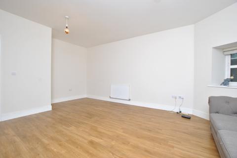 1 bedroom flat to rent, Manor House Court, 16 Golden Manor, W7