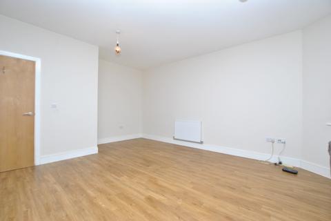 1 bedroom flat to rent, Manor House Court, 16 Golden Manor, W7