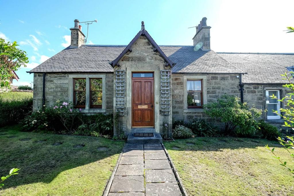 32 Hunterfield Road, GOREBRIDGE, Gorebridge, EH23 4TR 2 bed cottage £