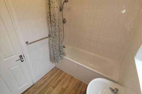 3 bedroom apartment to rent, Kingston Road, Raynes Park, London, SW20