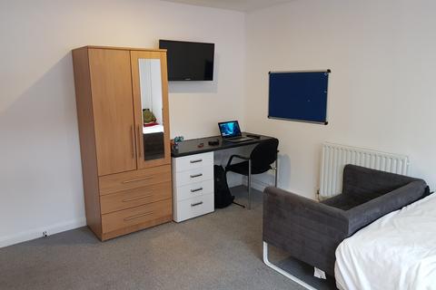 Studio to rent, 1-3 Saxby Street
