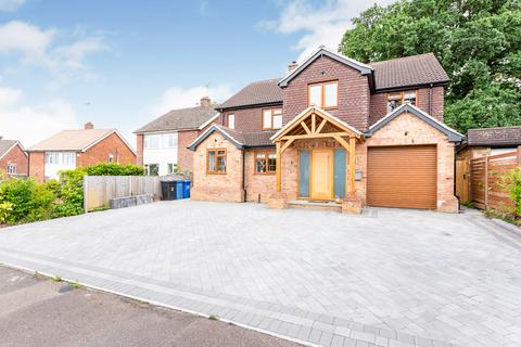 11 Pine Drive, Blackwater, Camberley, GU17 9BG