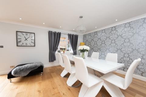 11 Pine Drive, Blackwater, Camberley, GU17 9BG